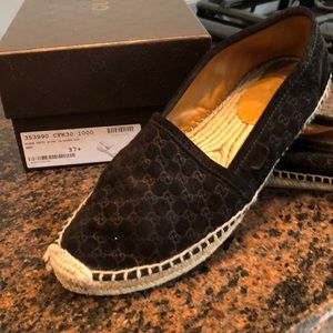 Gucci Espadrille Suede slip on’s